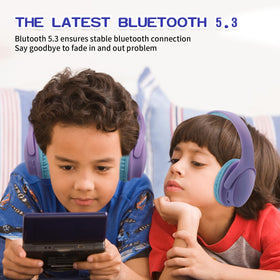Child using YUSONIC E6 purple headphones with a tablet via Bluetooth 5.3