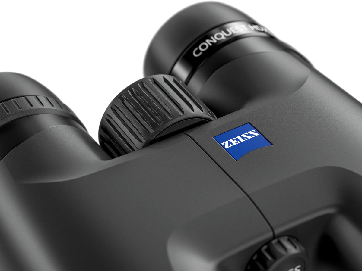 ZEISS Conquest HDX 8x42 ergonomic focus wheel for fast, precise adjustments.