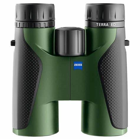 ZEISS lens cleaning kit in belt bag for easy field maintenance.
