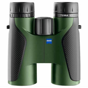 ZEISS lens cleaning kit in belt bag for easy field maintenance.