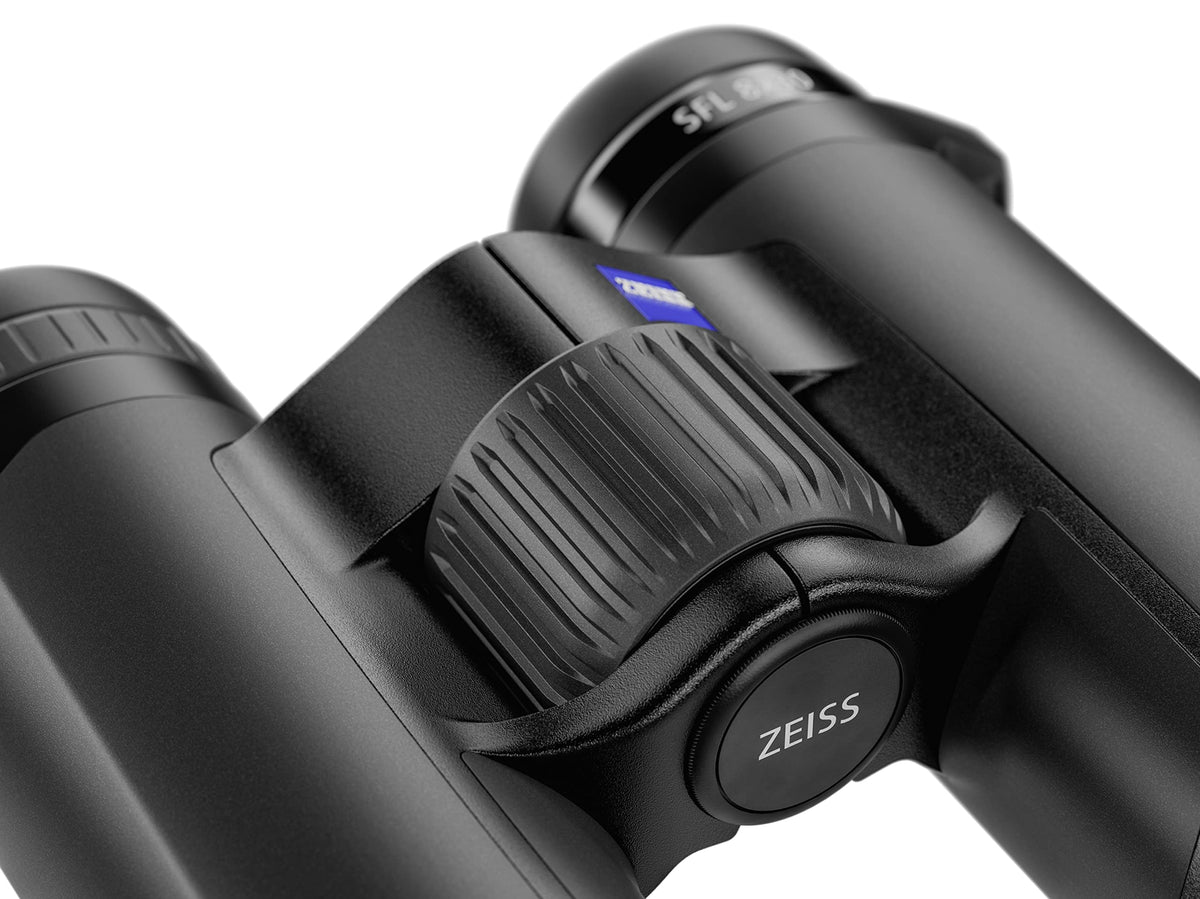 ZEISS SFL 8x30 edge detail with FieldFlattener for sharp edges.