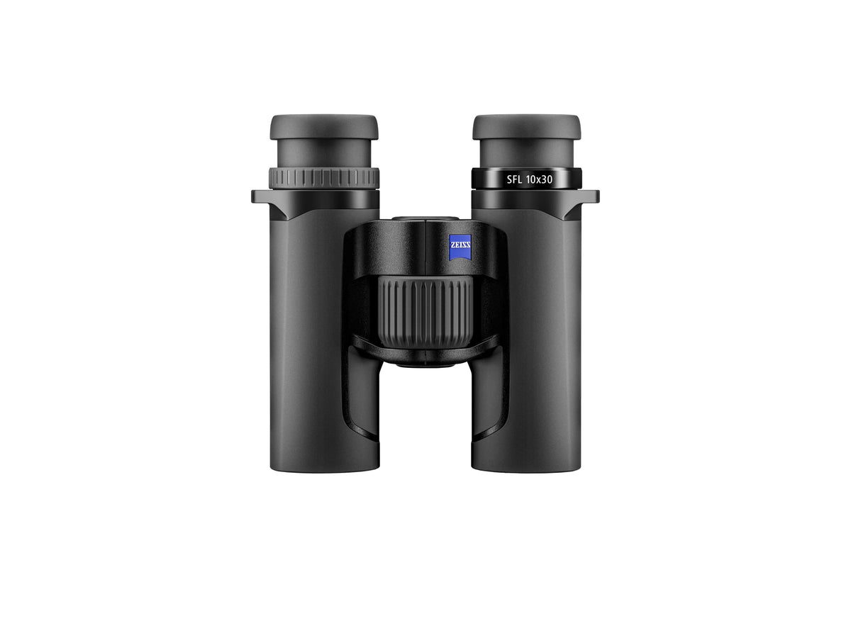 ZEISS SFL 10x30 FieldFlattener preserves edge sharpness across wide views.