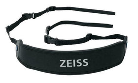 ZEISS Terra ED 8x42 lenses close-up highlighting hydrophobic coating for clear views.