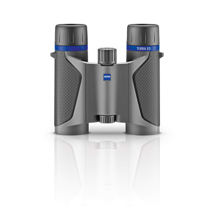 ZEISS Terra ED Pocket 8x25 in compact folding design for easy birdwatching on the go