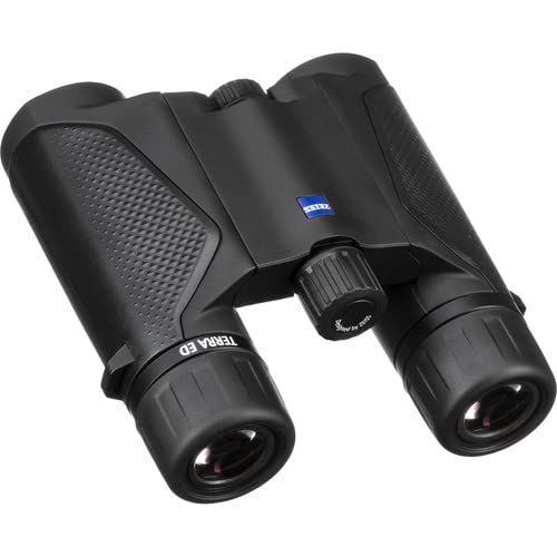 ZEISS Terra ED Pocket hydrophobic coating keeps clarity in wet conditions