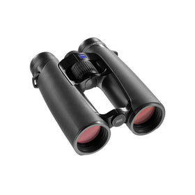 ZEISS Victory SF 8x42 binoculars wide field of view enables quick scanning.