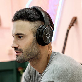 ZIHNIC close‑up of memory foam earcup demonstrating soft cushioning for long‑wear comfort