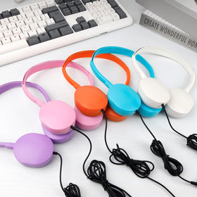 ZNXZXP students wearing headphones in classroom improving focused listening during lessons