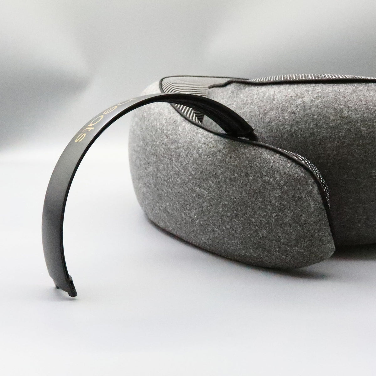 Zorivastra Studio 3 headband fits Studio 2 and Studio 3 headphones for a snug fit.